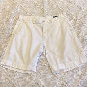 Men’s khaki shorts